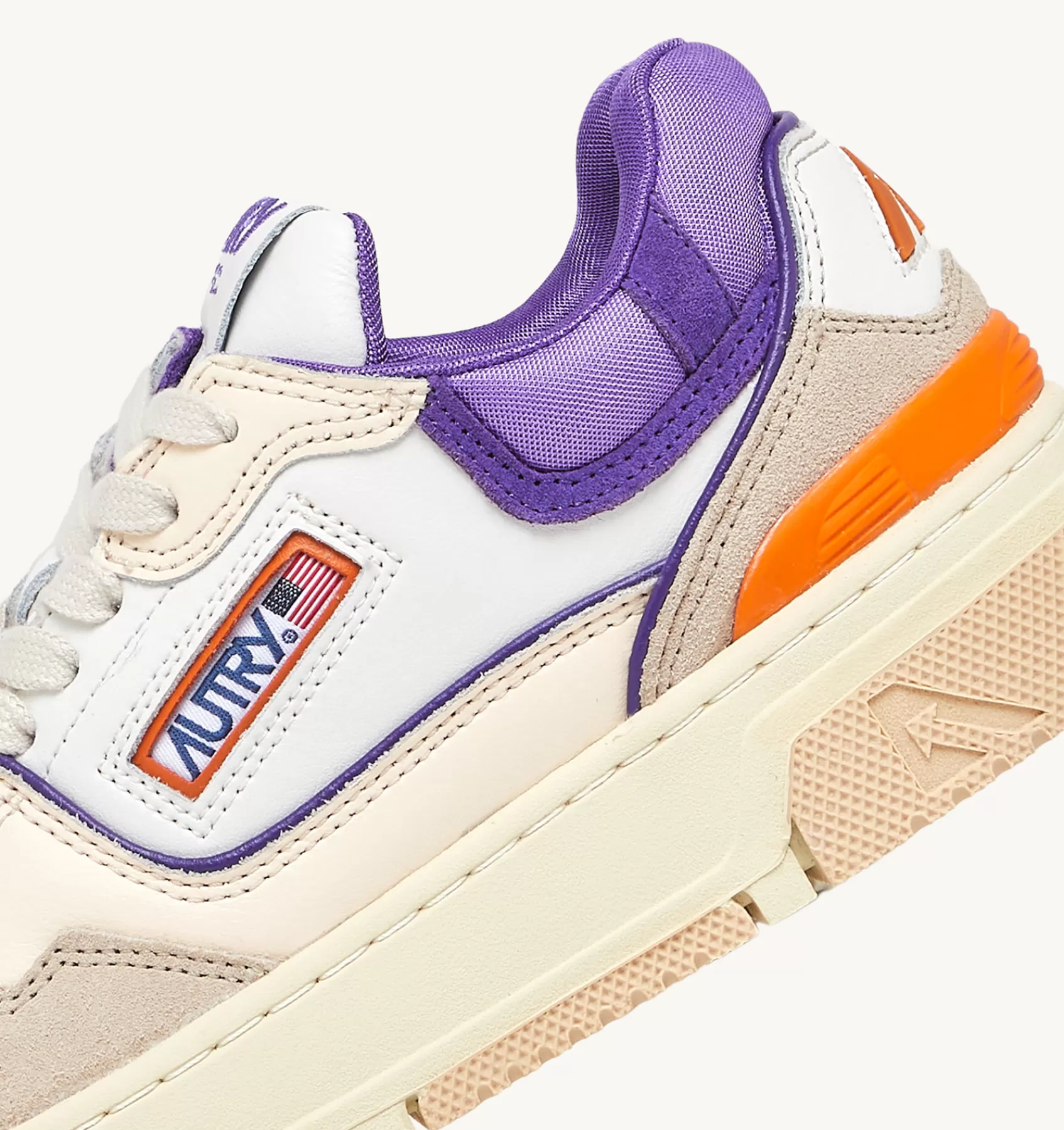 Frauen AUTRY Sneakers Clc Aus Leder In Weiss Und Lila Und Wildleder In Beige