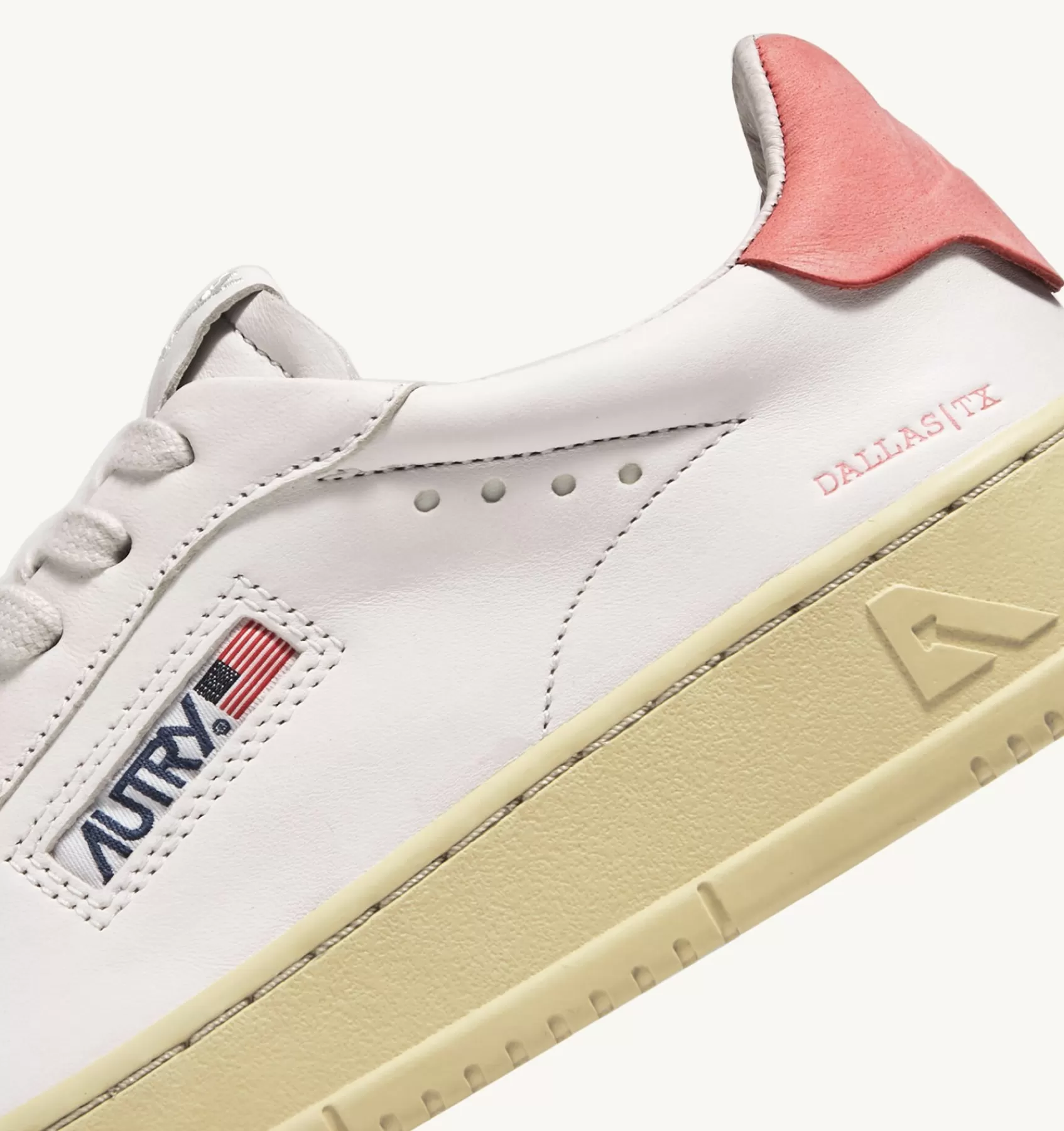 Frauen AUTRY Sneakers Dallas Low Aus Ziegen- Und Nubukleder In Weiss Und Rosa