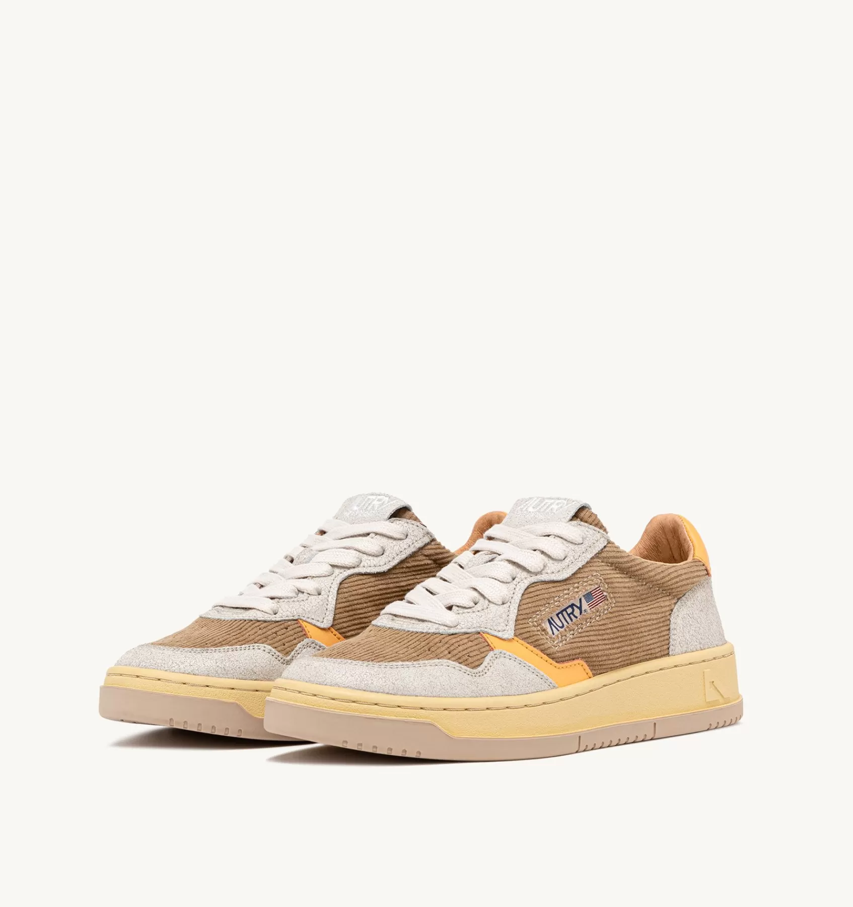 Frauen AUTRY Sneakers Medalist Low Aus Kord In Taupe Und Wildleder In Grau