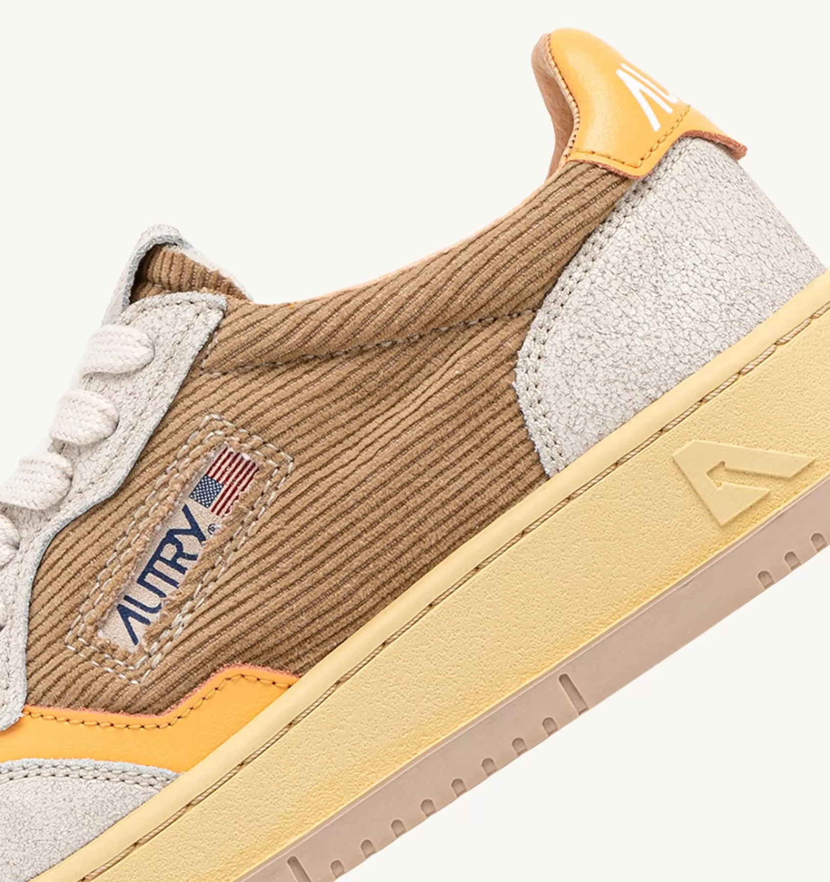 Frauen AUTRY Sneakers Medalist Low Aus Kord In Taupe Und Wildleder In Grau