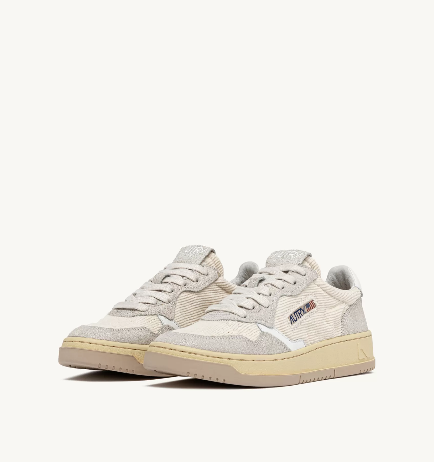 Frauen AUTRY Sneakers Medalist Low Aus Kord Und Wildleder In Elfenbeinfarbe