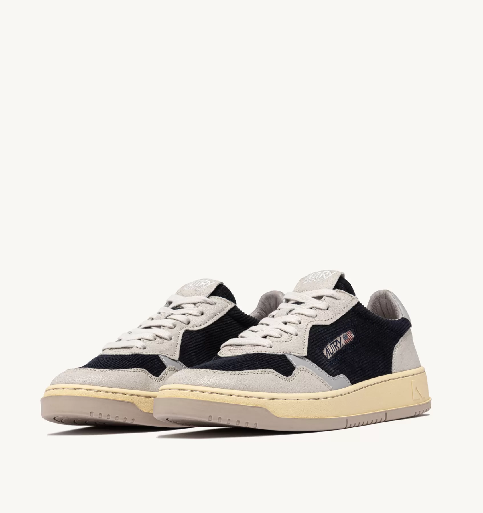 Männer AUTRY Sneakers Medalist Low Aus Leder In Grau Und Cord In Blau