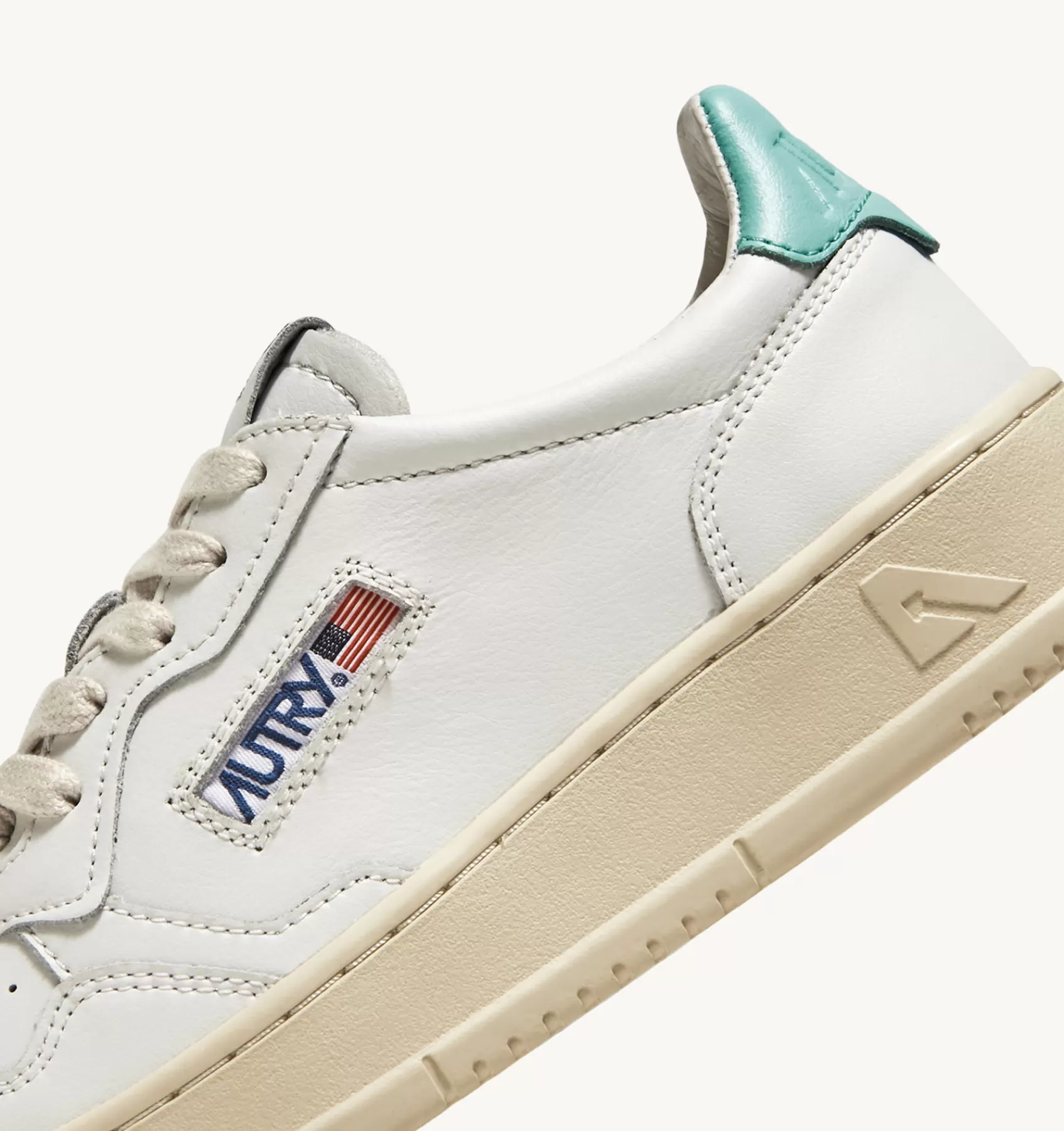 Frauen AUTRY Sneakers Medalist Low Aus Leder In Weiss Und Turkis