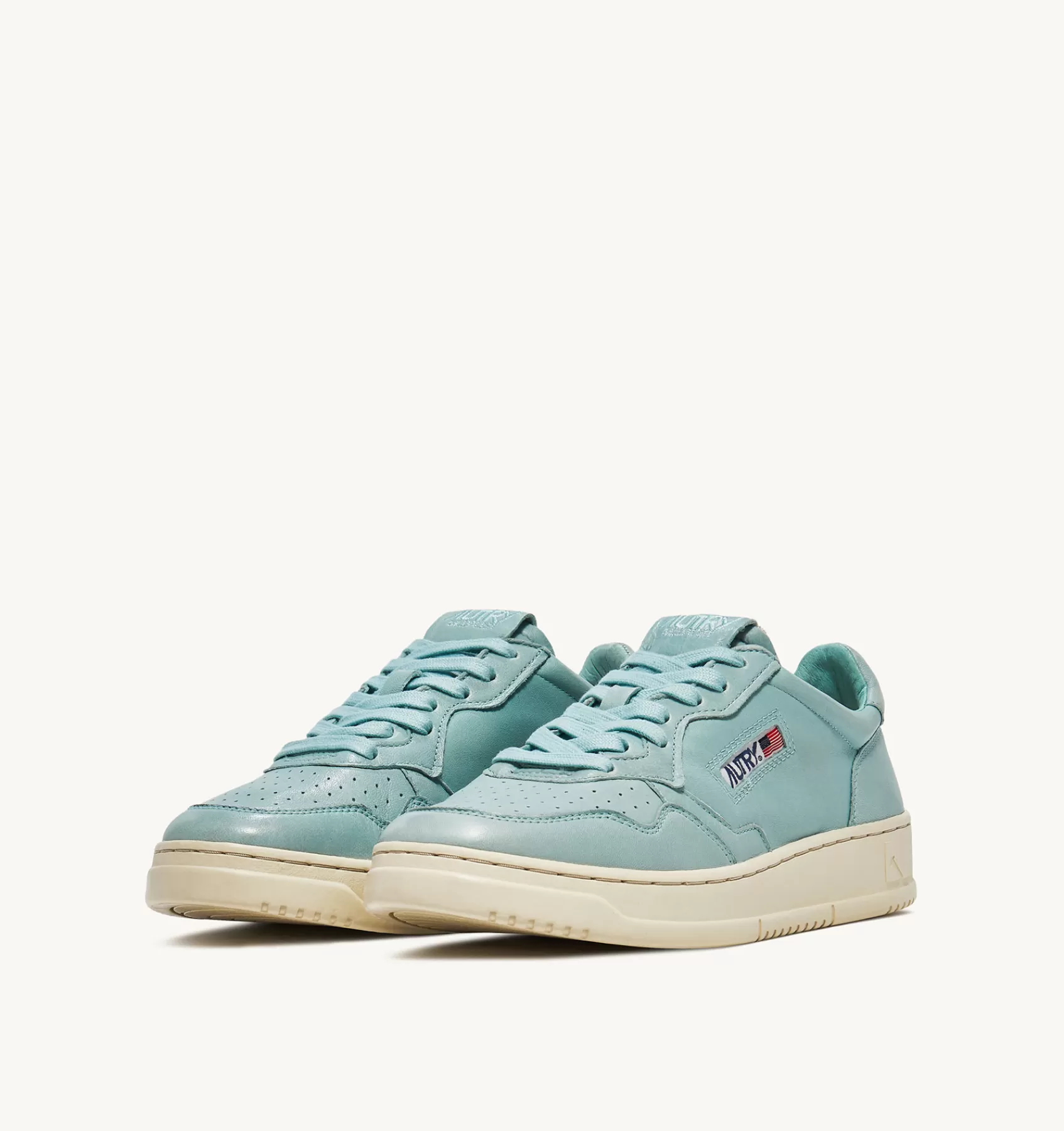 Frauen AUTRY Sneakers Medalist Low Aus Weichem Ziegenleder In Shell