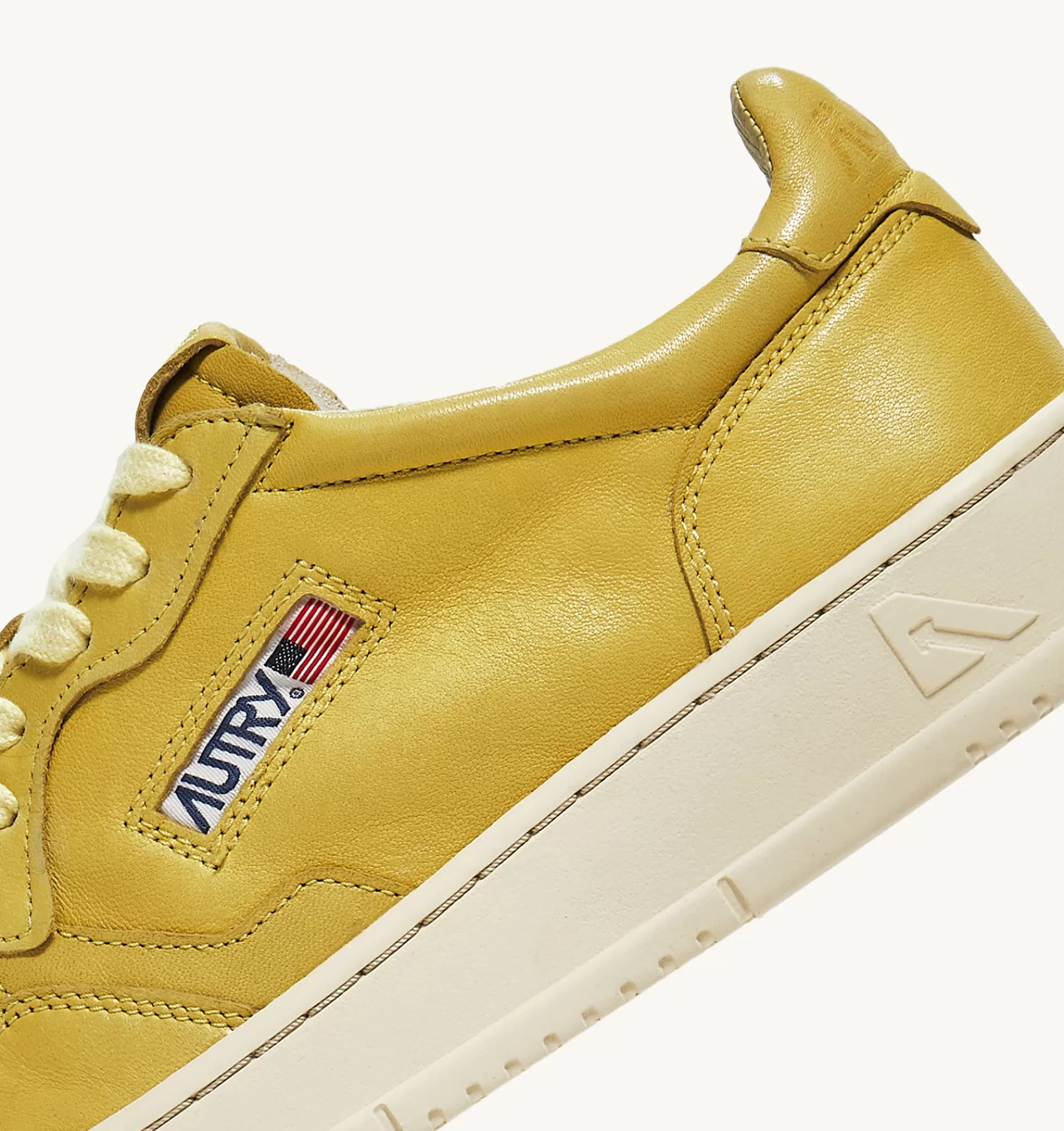 Männer AUTRY Sneakers Medalist Low Aus Weichem Ziegenleder In Yellow Iris