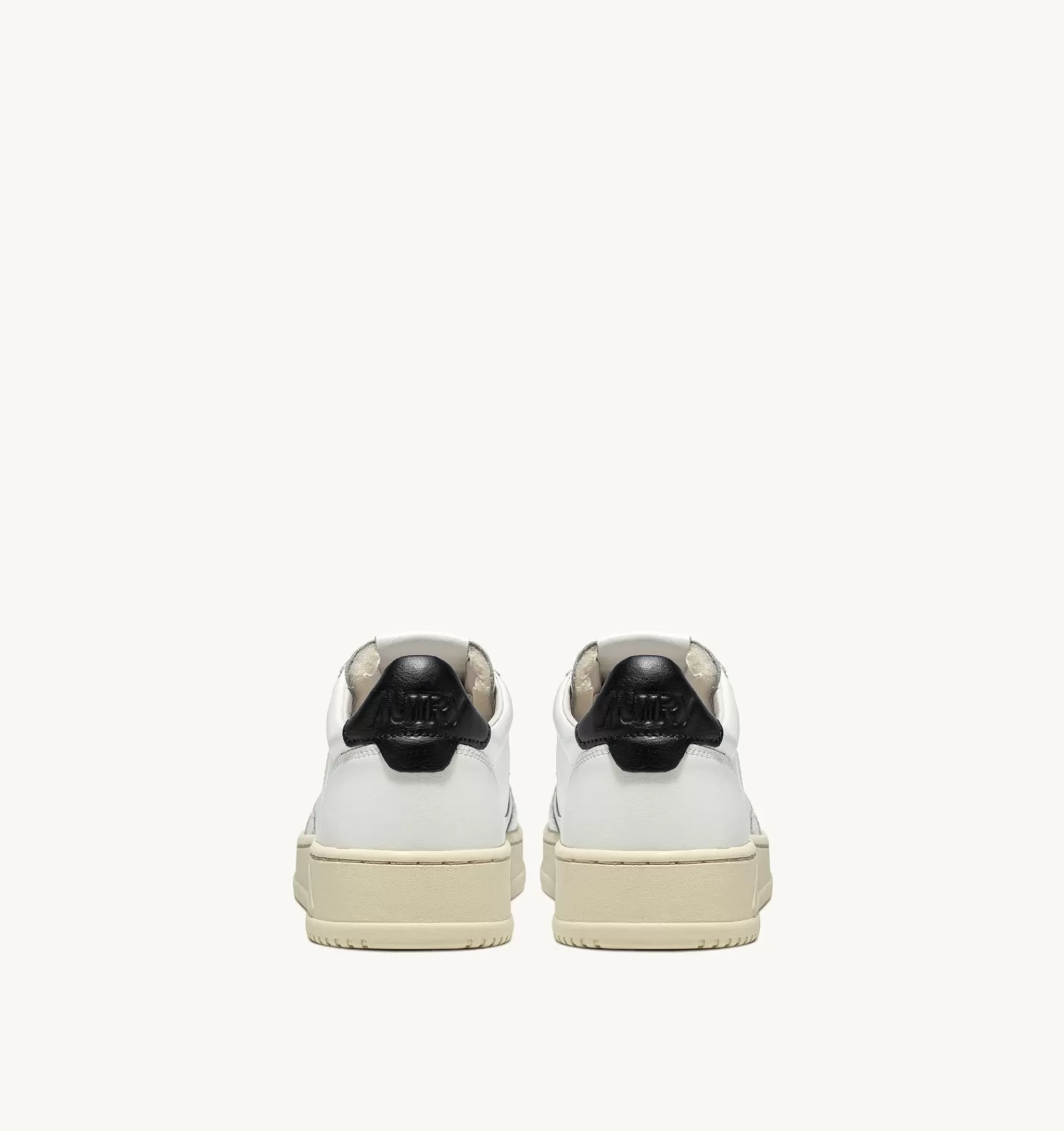 Frauen AUTRY Sneakers Medalist Low Aus Weissem Leder Mit Schwarz