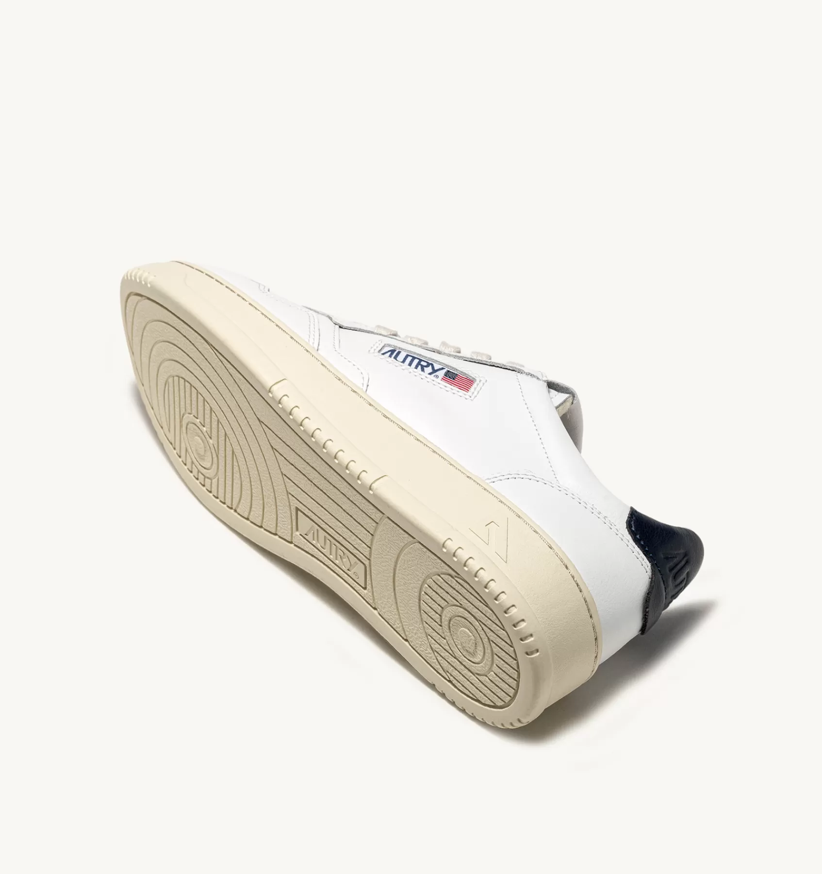Männer AUTRY Sneakers Medalist Low Aus Weissem Leder Mit Space