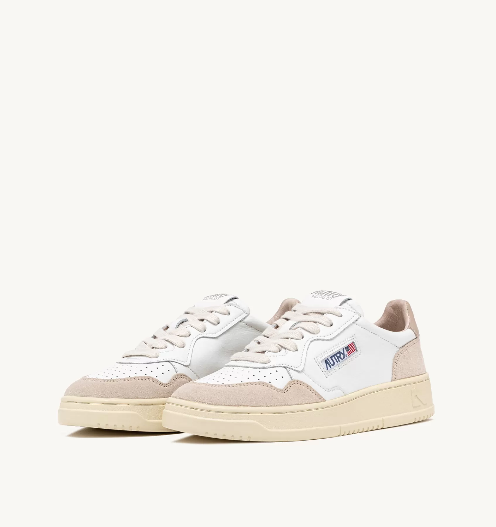 Frauen AUTRY Sneakers Medalist Low Aus Weissem Leder Und Mit Beige Und Beigem Wildleder