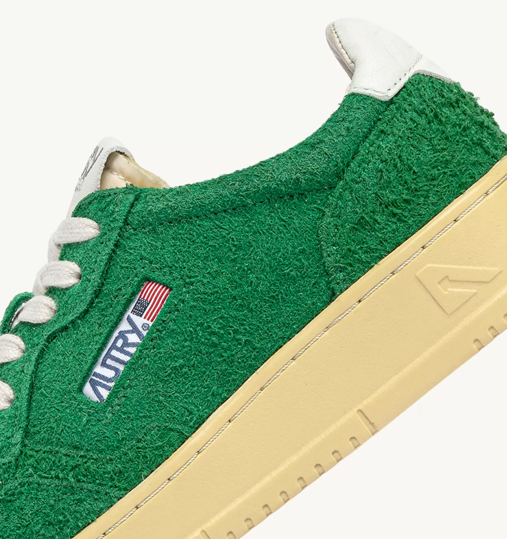Frauen AUTRY Sneakers Medalist Low Aus Wildleder "Hair"-Effekt In Grun