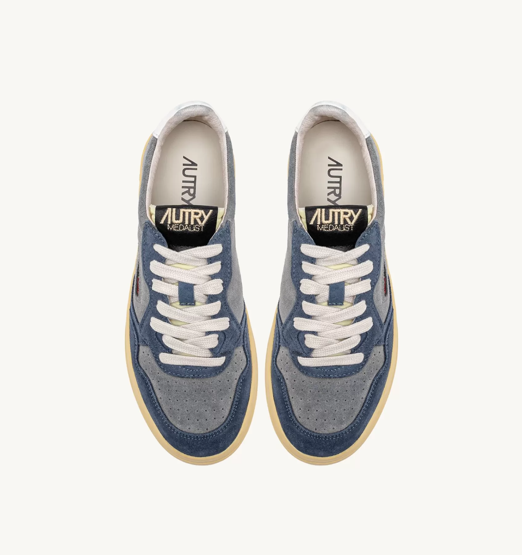Frauen AUTRY Sneakers Medalist Low Aus Wildleder In Grau Und Hellblau