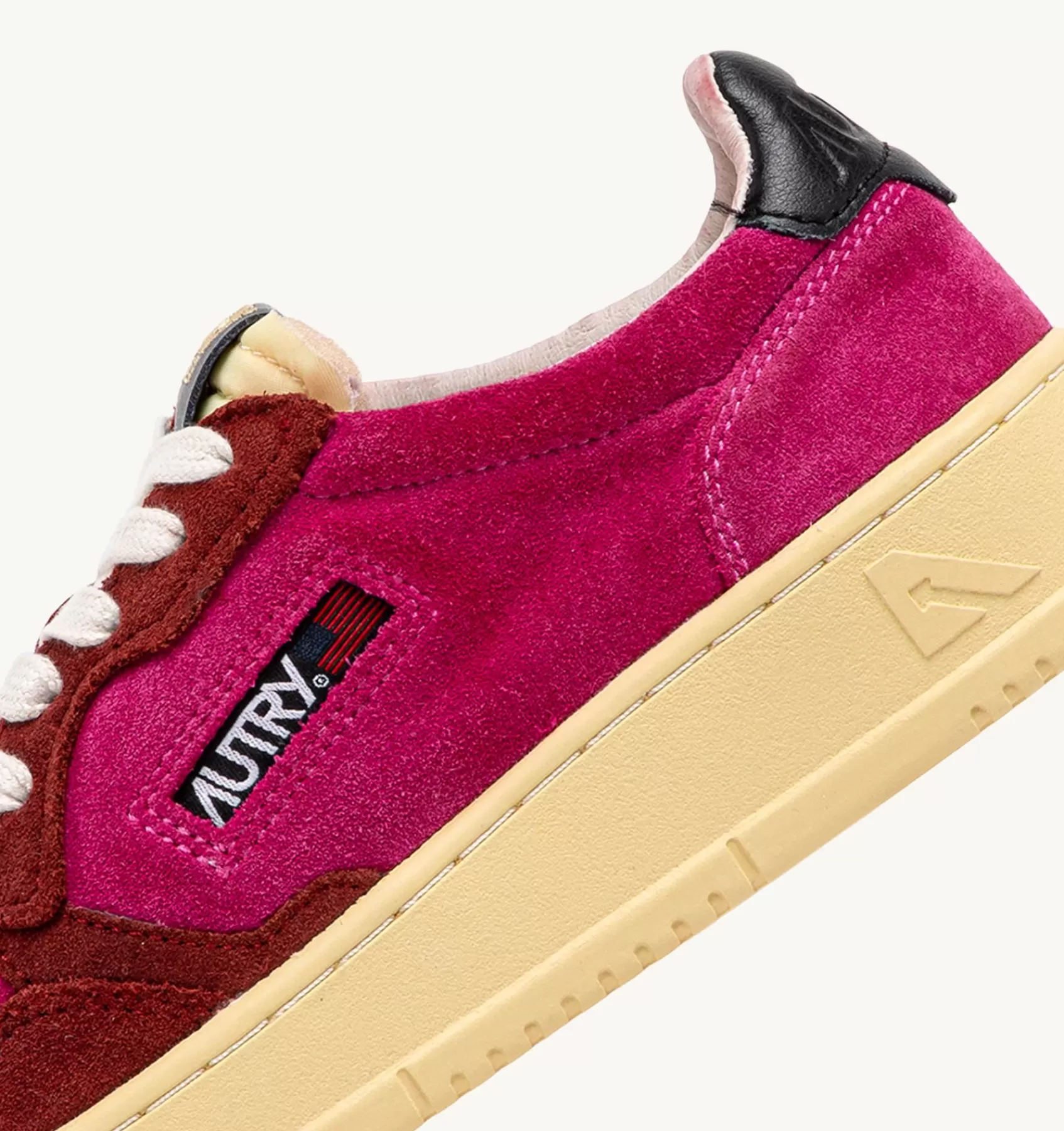 Frauen AUTRY Sneakers Medalist Low Aus Wildleder In Pink Und Bordeaux
