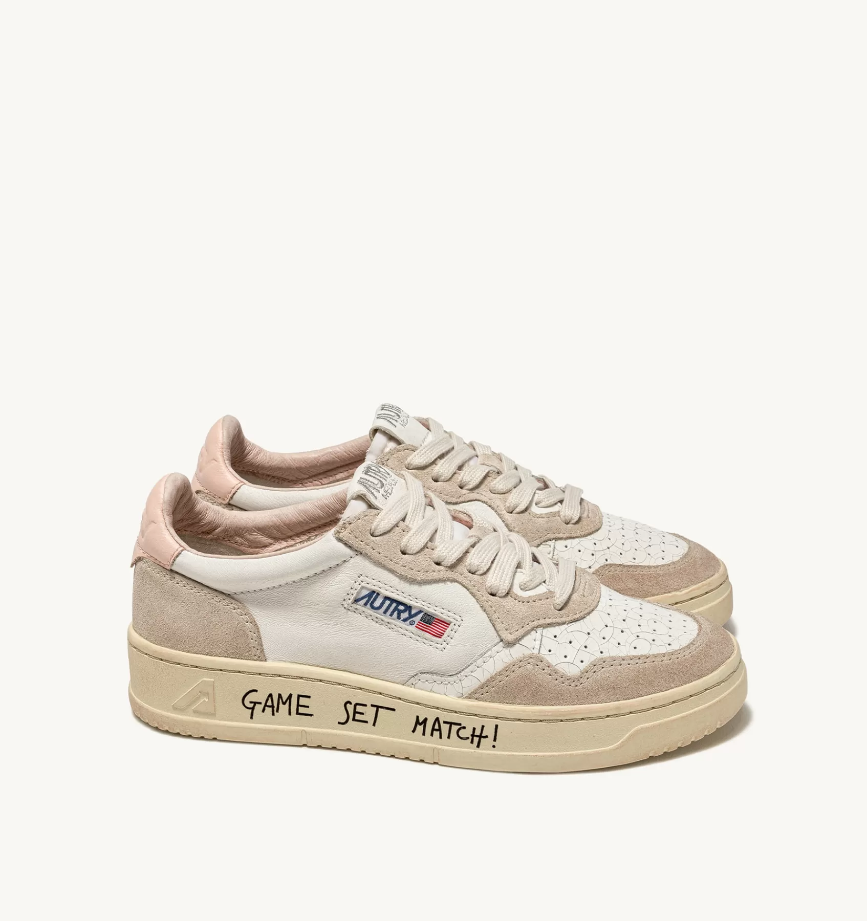 Frauen AUTRY Sneakers Medalist Low Aus Wildleder In Weiss Und Rosa
