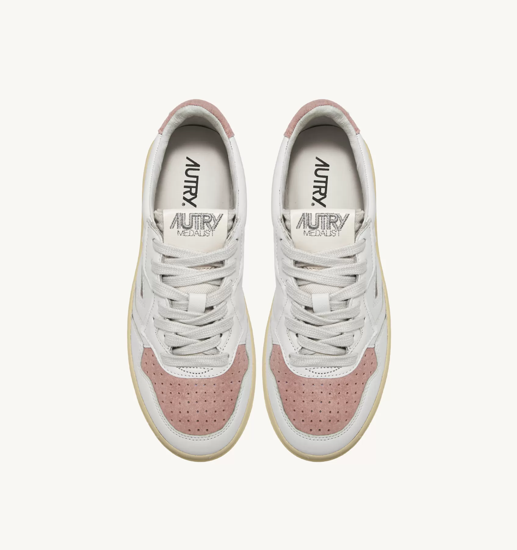 Frauen AUTRY Sneakers Medalist Low Aus Wildleder Und Leder In Weiss Und Rosa