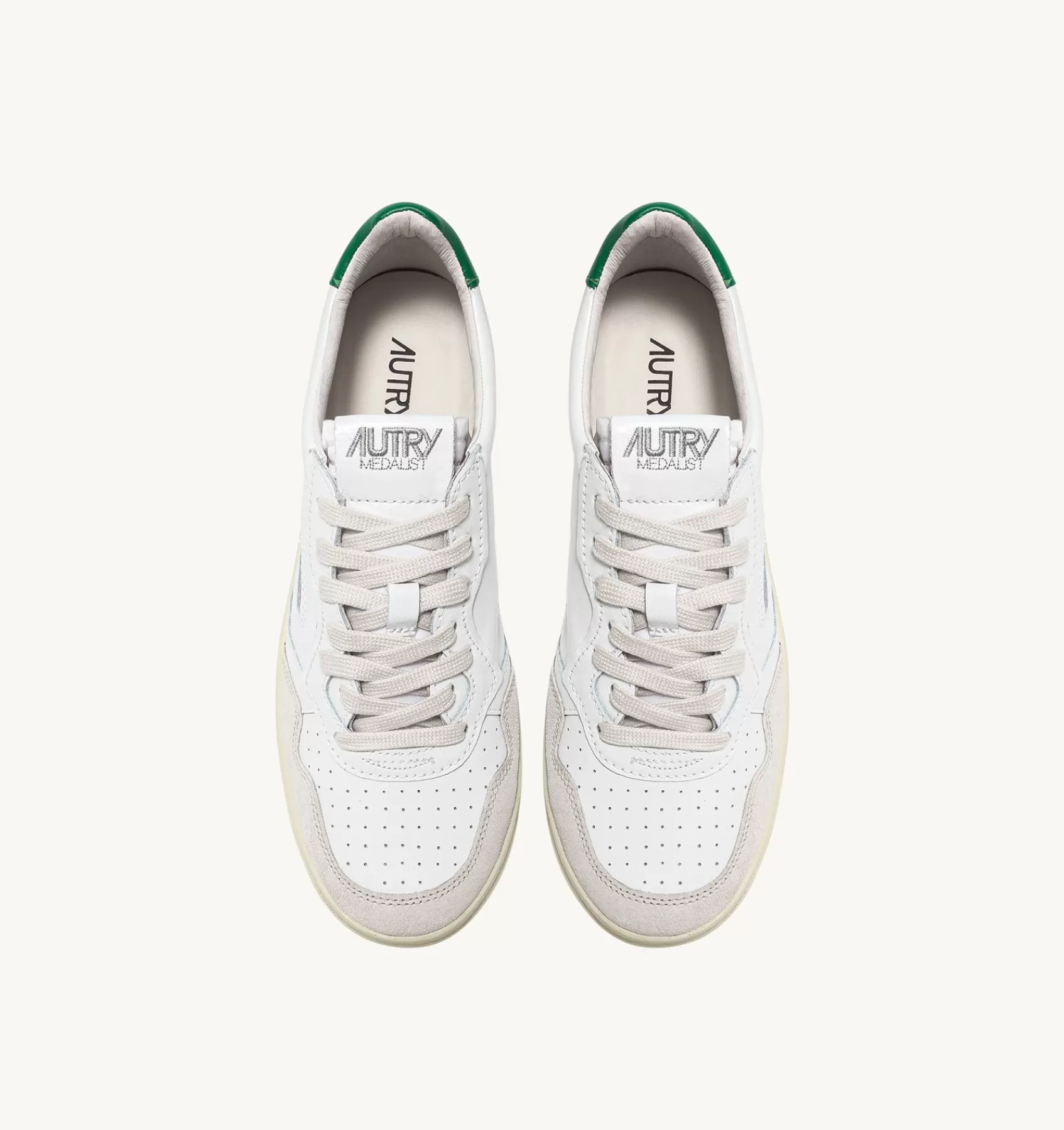 Frauen AUTRY Sneakers Medalist Low Aus Wildleder Und Weissem Leder Mit Amazonasgrun