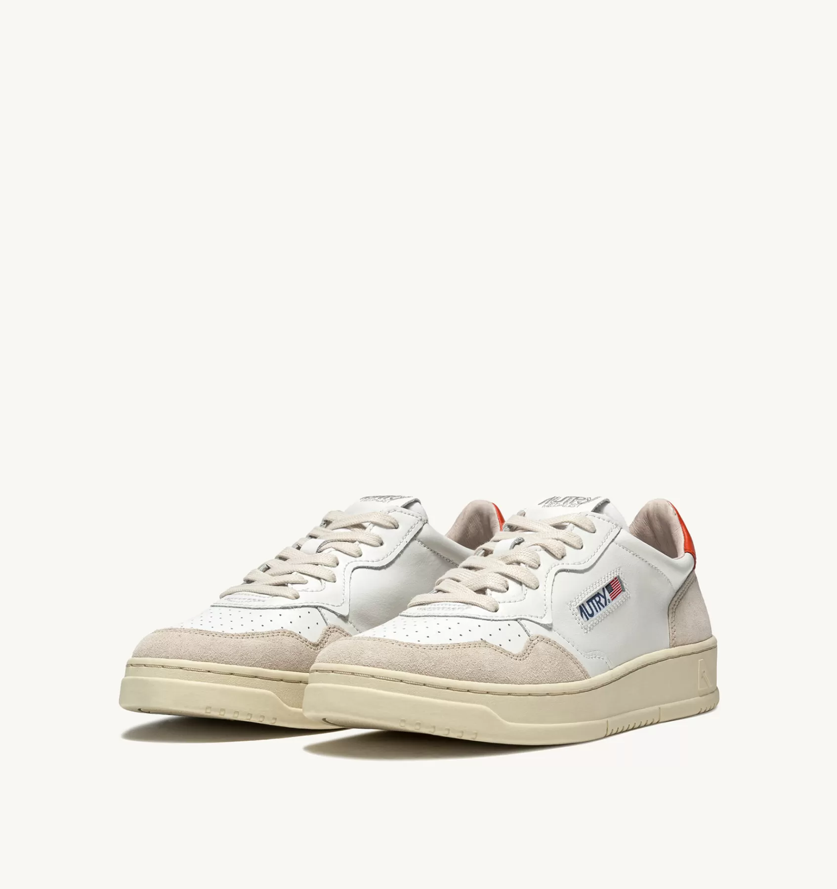 Männer AUTRY Sneakers Medalist Low Aus Wildleder Und Weissem Leder Mit Orange