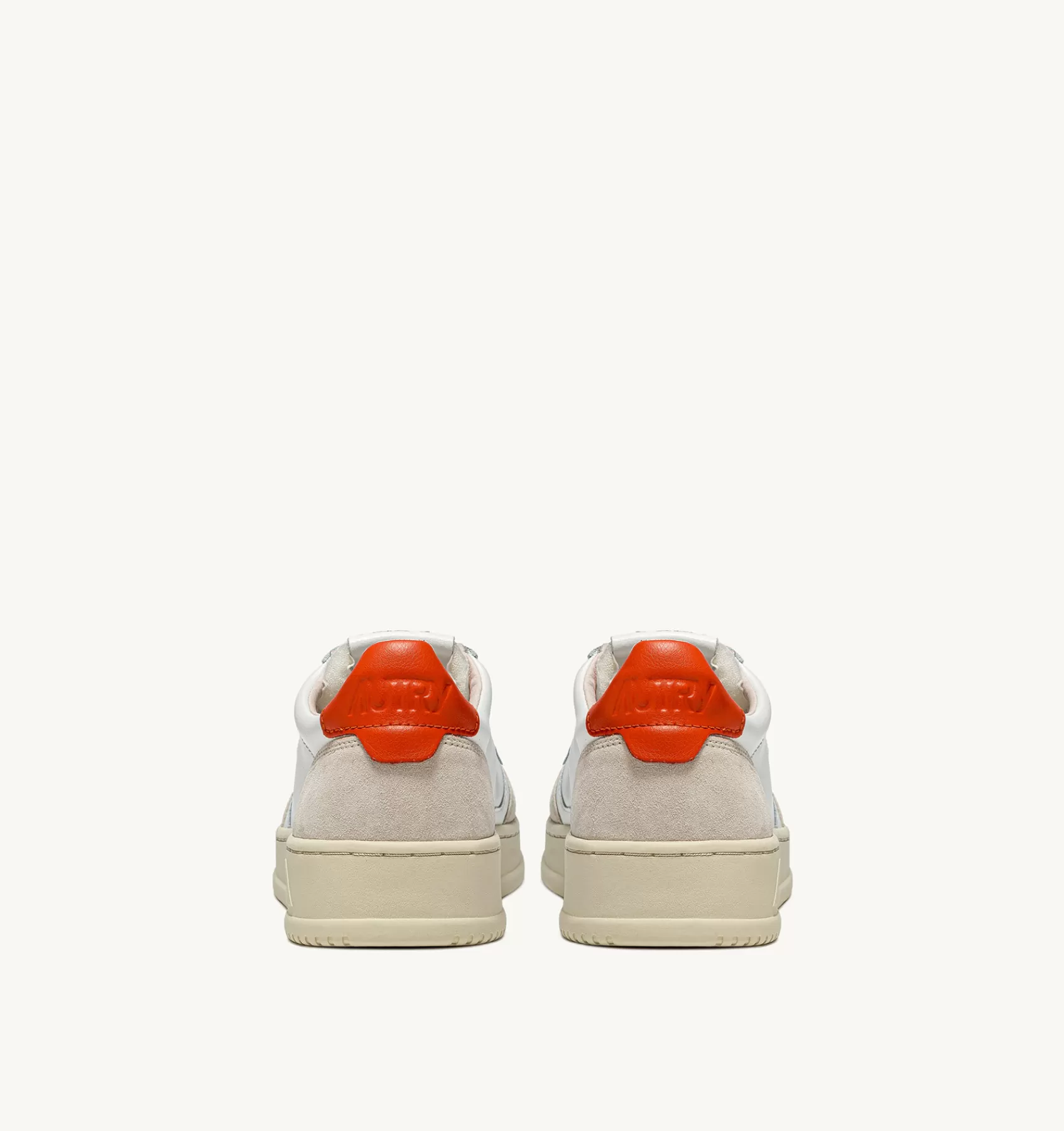 Frauen AUTRY Sneakers Medalist Low Aus Wildleder Und Weissem Leder Mit Orange