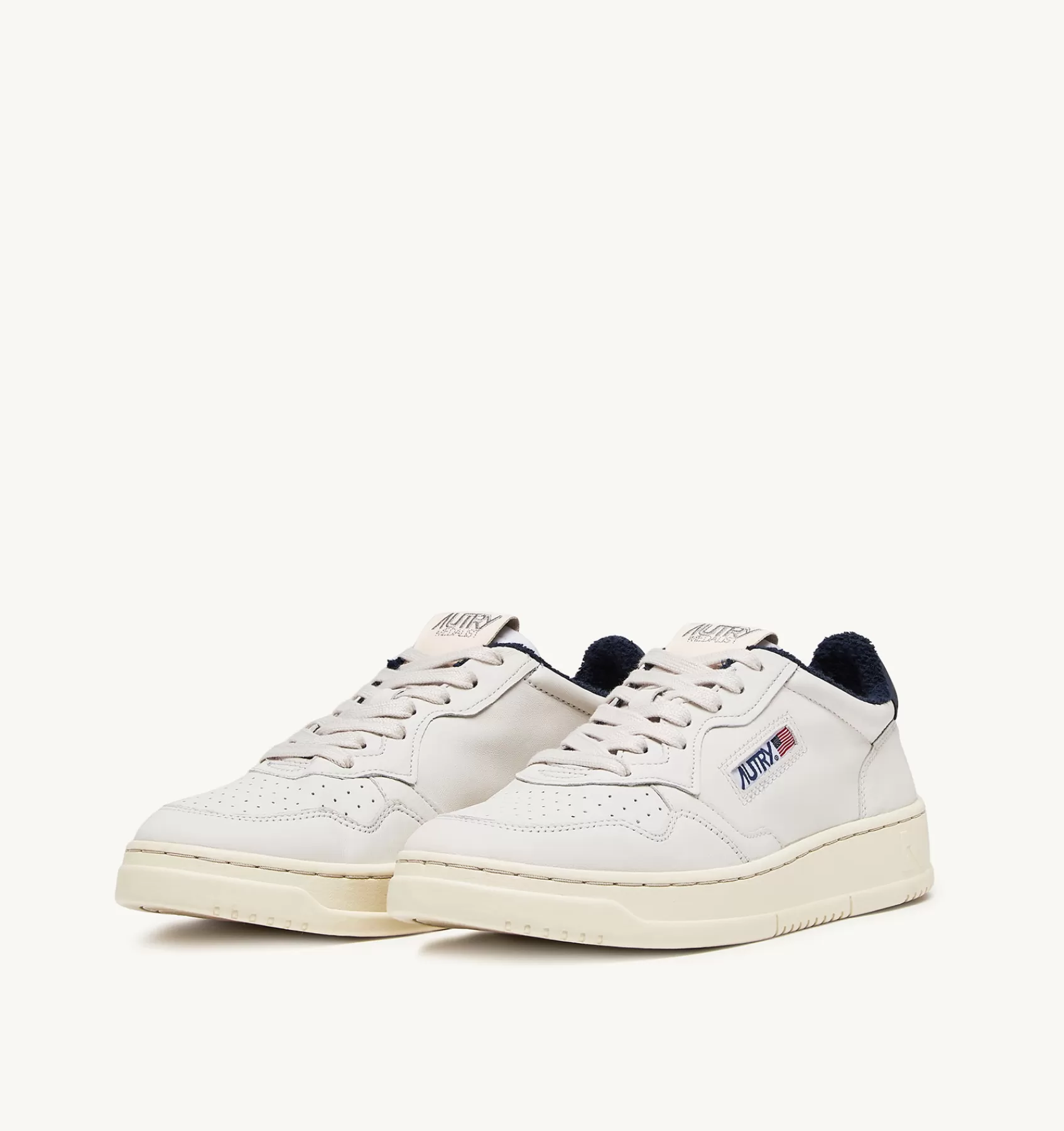 Männer AUTRY Sneakers Medalist Low Aus Ziegenleder Und Sponge In Weiss Und Space