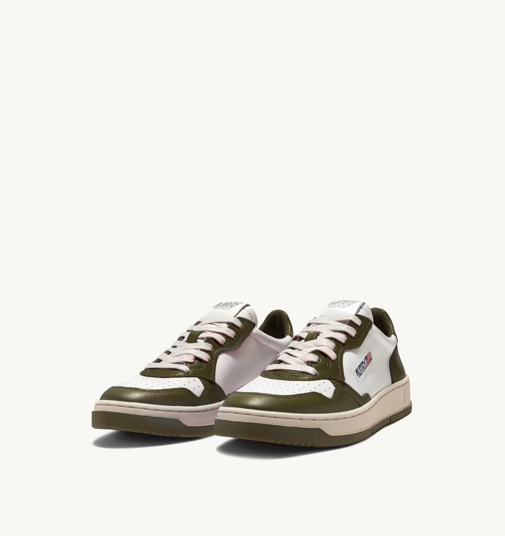 Männer AUTRY Sneakers Medalist Low Aus Zweifarbigem Leder In Weiss Und Olivgrun