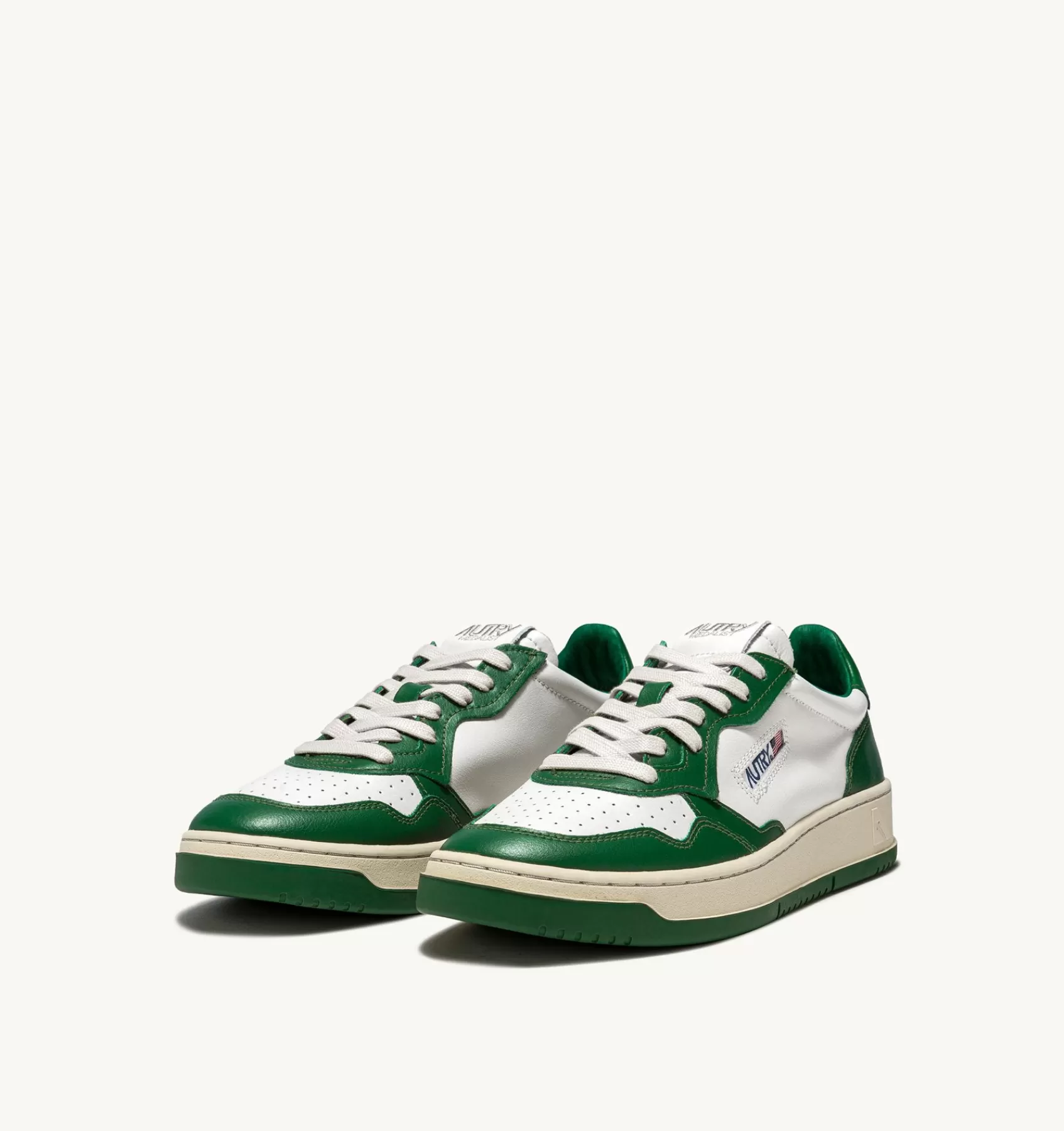 Männer AUTRY Sneakers Medalist Low Aus Zweifarbigem Leder Weiss Und Grun