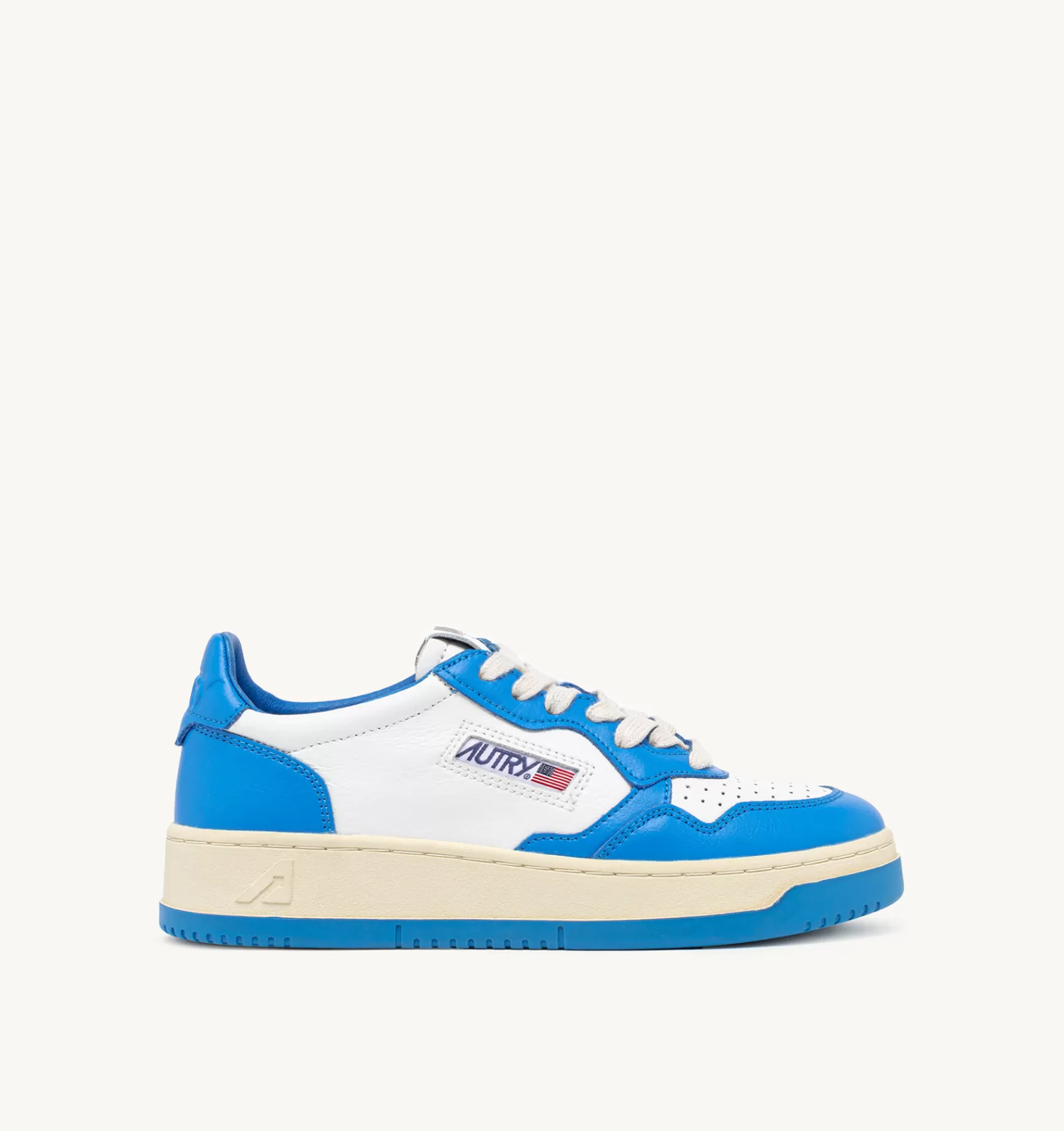 Männer AUTRY Sneakers Medalist Low Aus Zweifarbigem Leder Weiss Und Hellblau