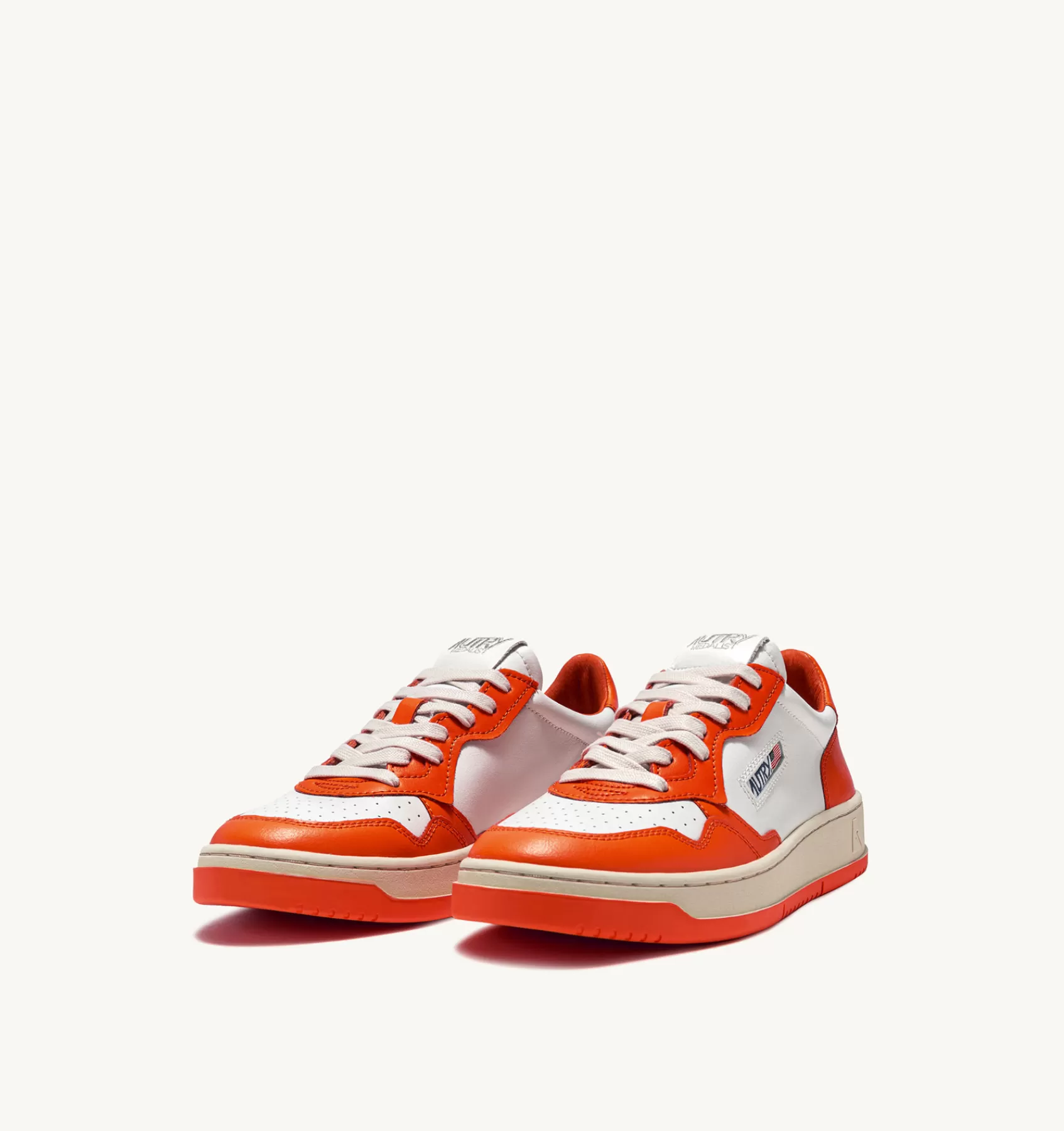 Männer AUTRY Sneakers Medalist Low Aus Zweifarbigem Leder Weiss Und Orangerot