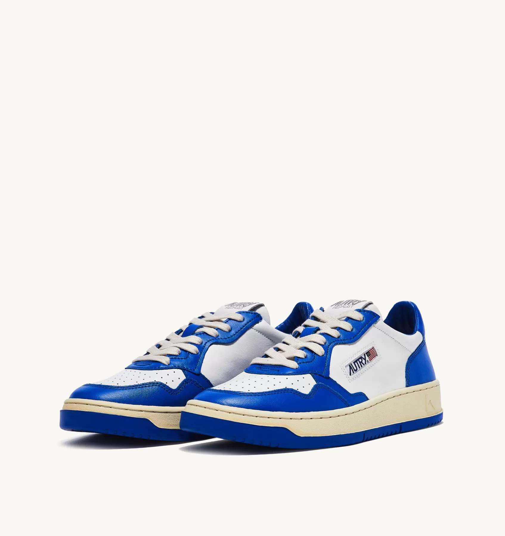 Männer AUTRY Sneakers Medalist Low Aus Zweifarbigem Leder Weiss Und Prince Blue
