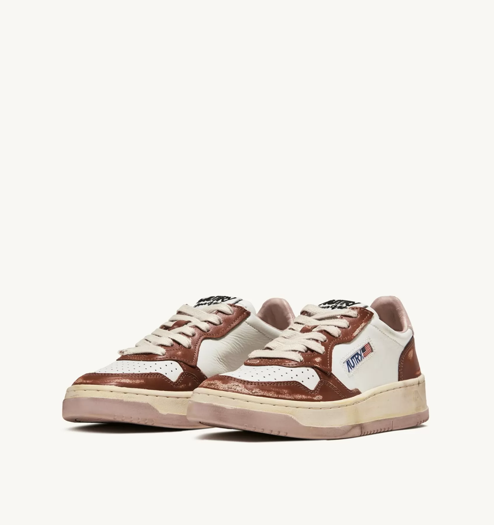 Männer AUTRY Sneakers Medalist Low Super Vintage Aus Leder In Weiss, Braun Und Rosa