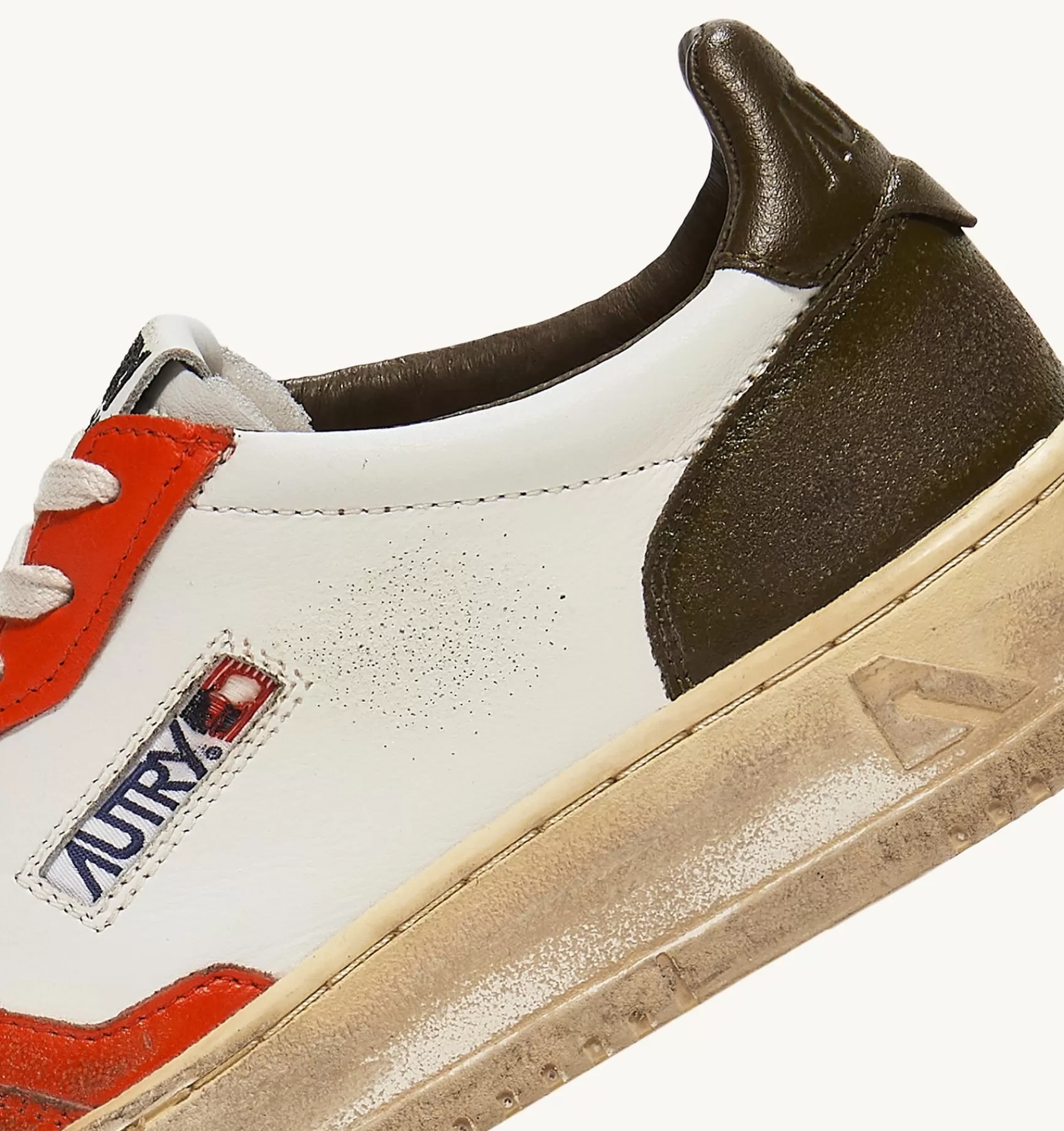 Männer AUTRY Sneakers Medalist Low Super Vintage Aus Leder In Weiss, Orange Und Tarnfarbe