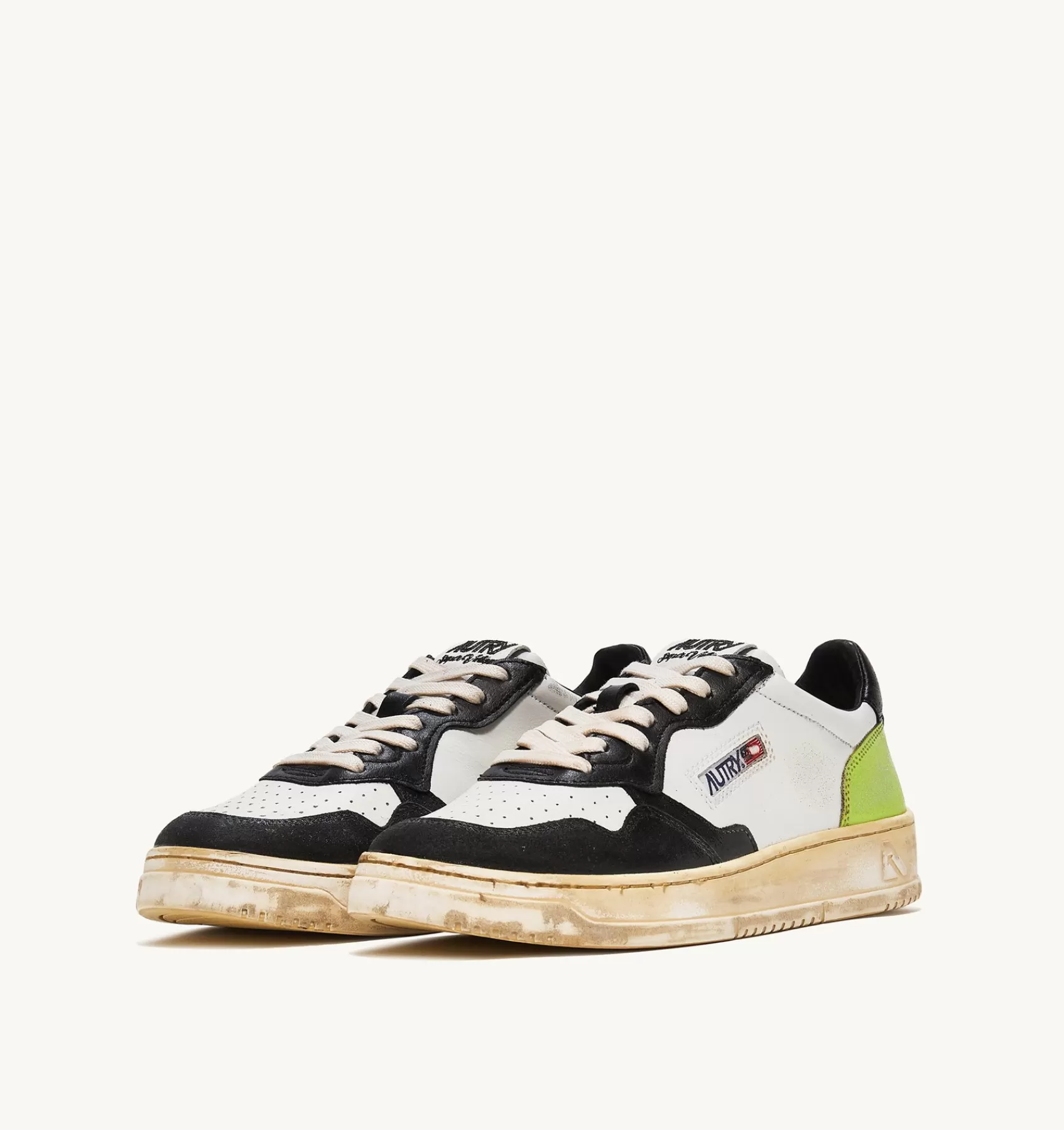 Männer AUTRY Sneakers Medalist Low Super Vintage Aus Leder In Weiss, Schwarz Und Grun