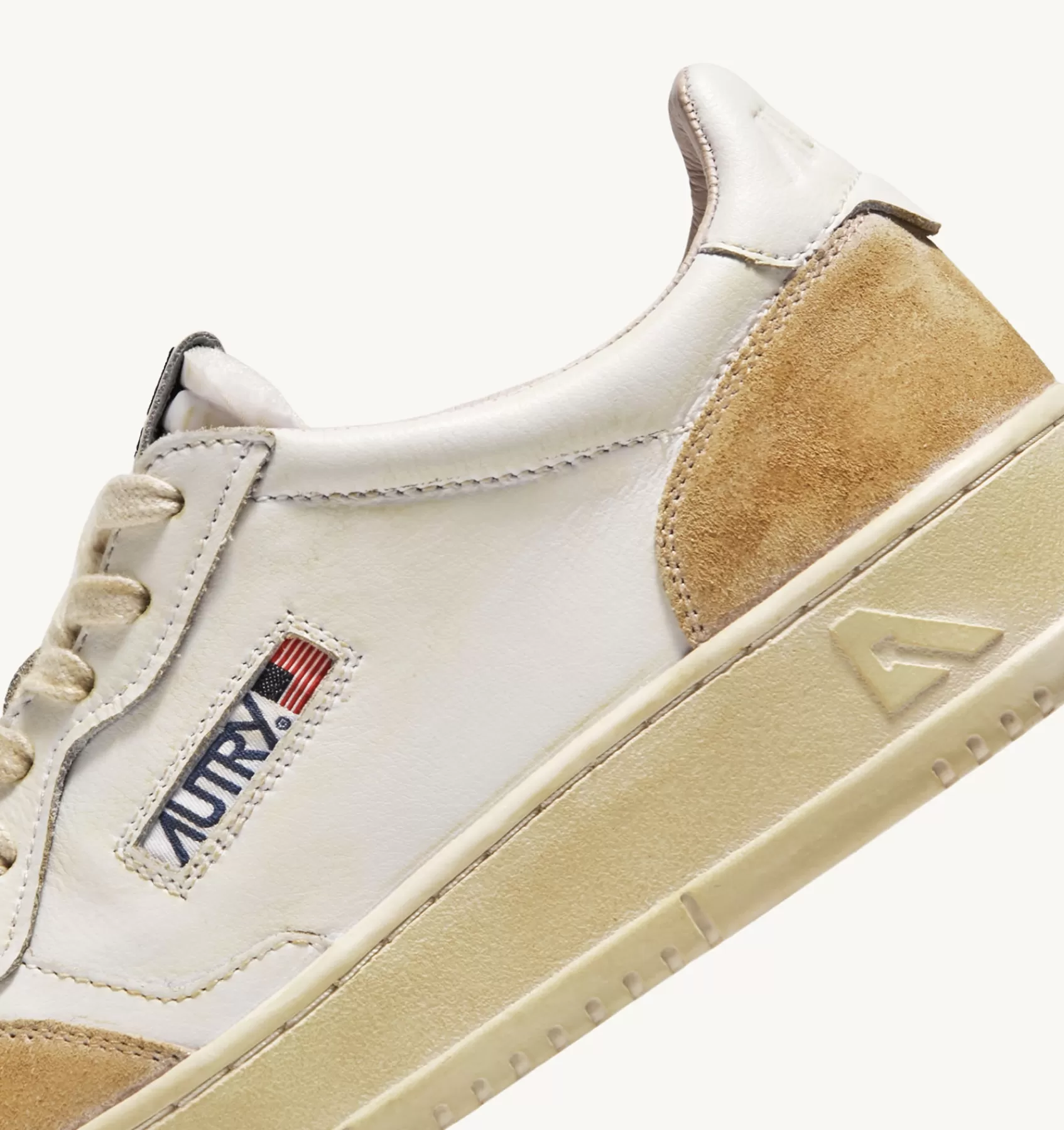 Männer AUTRY Sneakers Medalist Low Super Vintage Aus Leder Yellowing Mit Weiss